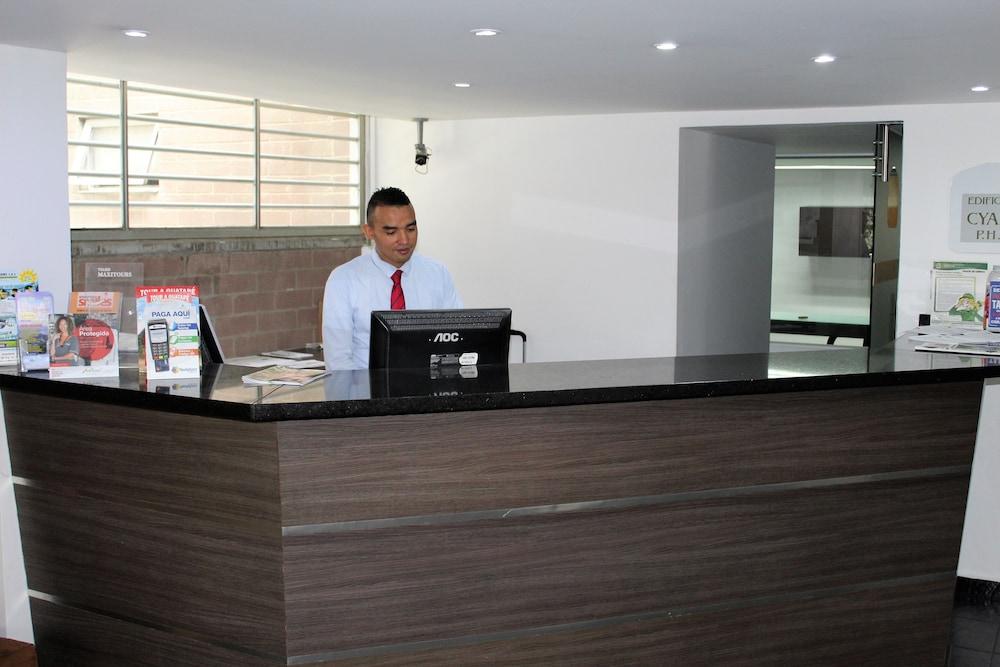 Cyan Suites Poblado By Mde Bnb Medellín Extérieur photo