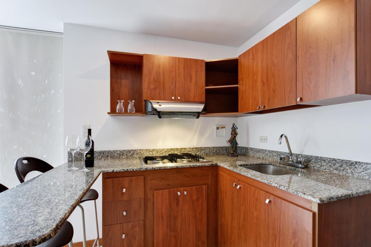 Cyan Suites Poblado By Mde Bnb Medellín Extérieur photo