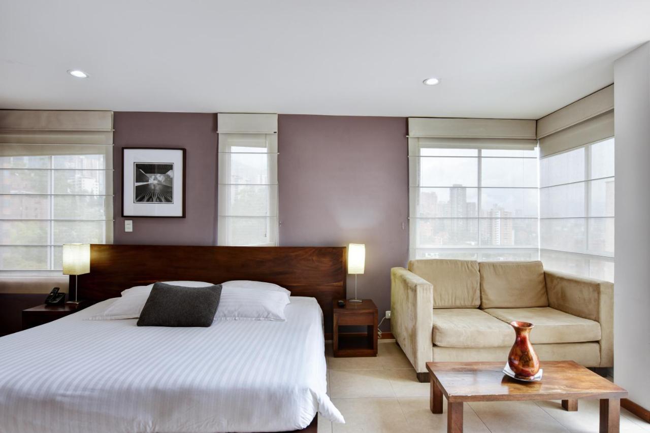 Cyan Suites Poblado By Mde Bnb Medellín Extérieur photo