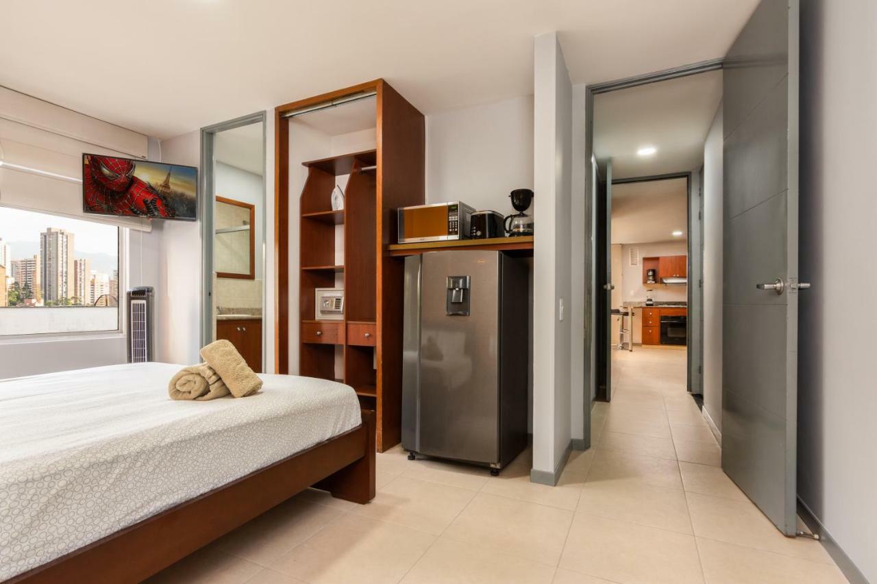 Cyan Suites Poblado By Mde Bnb Medellín Extérieur photo