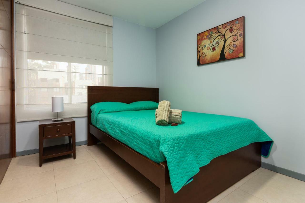 Cyan Suites Poblado By Mde Bnb Medellín Extérieur photo