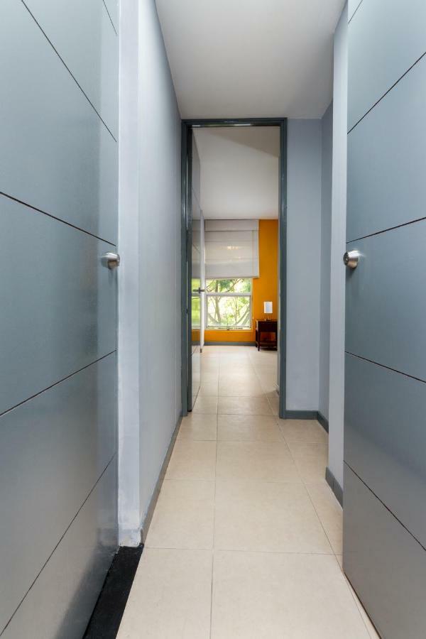 Cyan Suites Poblado By Mde Bnb Medellín Extérieur photo